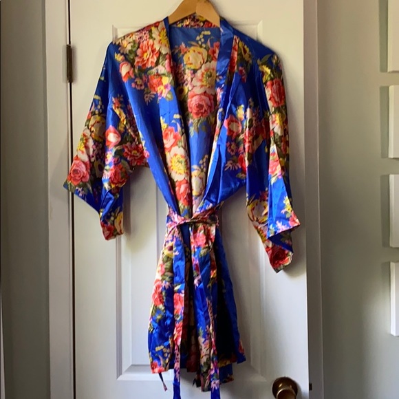 Kimono style robe - Picture 3 of 3
